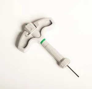 AGUJA PARA BIOPSIA ASPIRACION MEDULA OSEA